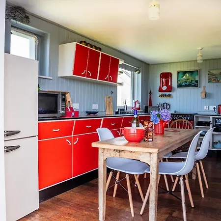 Finest Retreats - Western Watch - Sea Views, Pets Accepted, Sleeps 6 Holiday home *