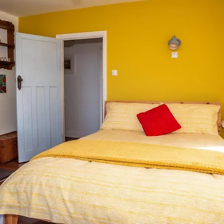 Finest Retreats - Western Watch - Sea Views, Pets Accepted, Sleeps 6