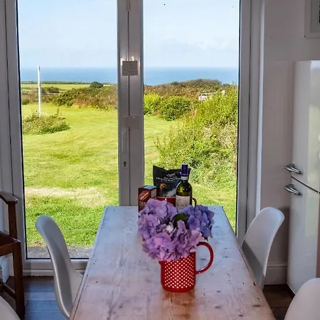 Finest Retreats - Western Watch - Sea Views, Pets Accepted, Sleeps 6 Holiday home