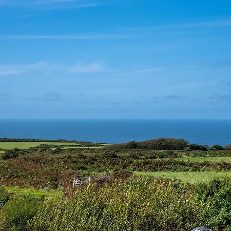 Finest Retreats - Western Watch - Sea Views, Pets Accepted, Sleeps 6 * Lower Boscaswell